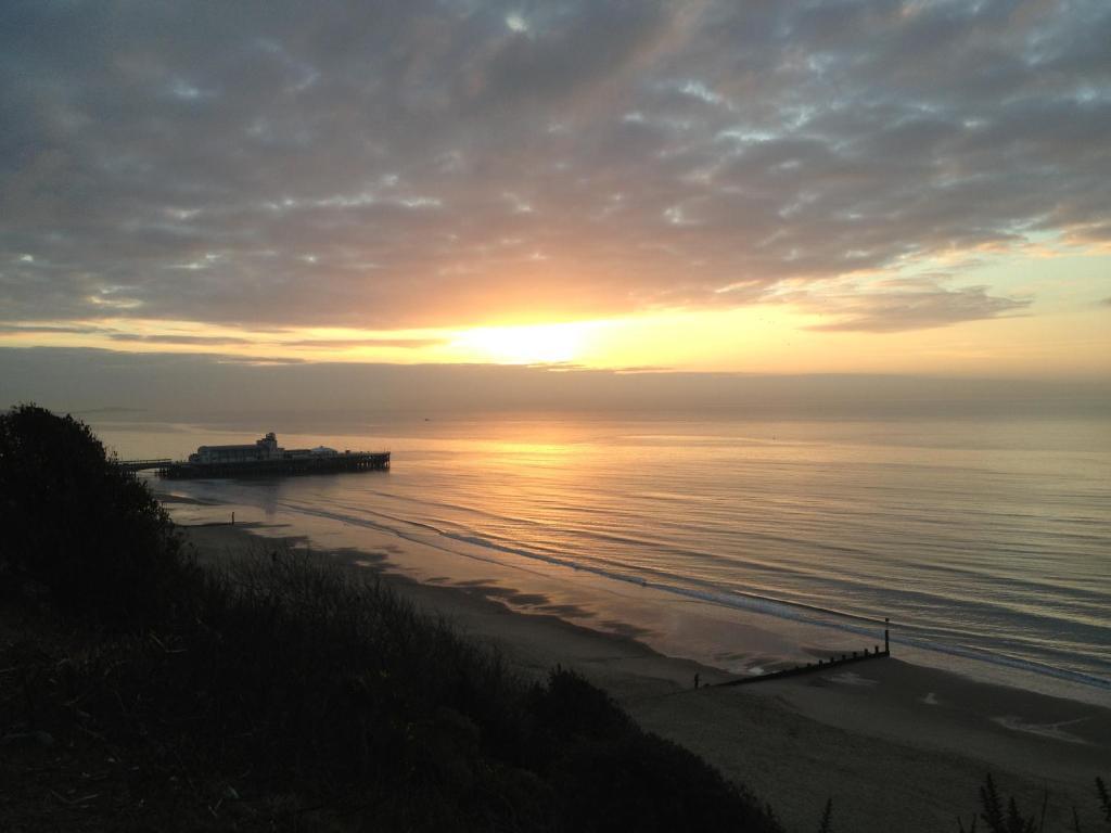 Travelrest Centre Seafront Otel Bournemouth Dış mekan fotoğraf